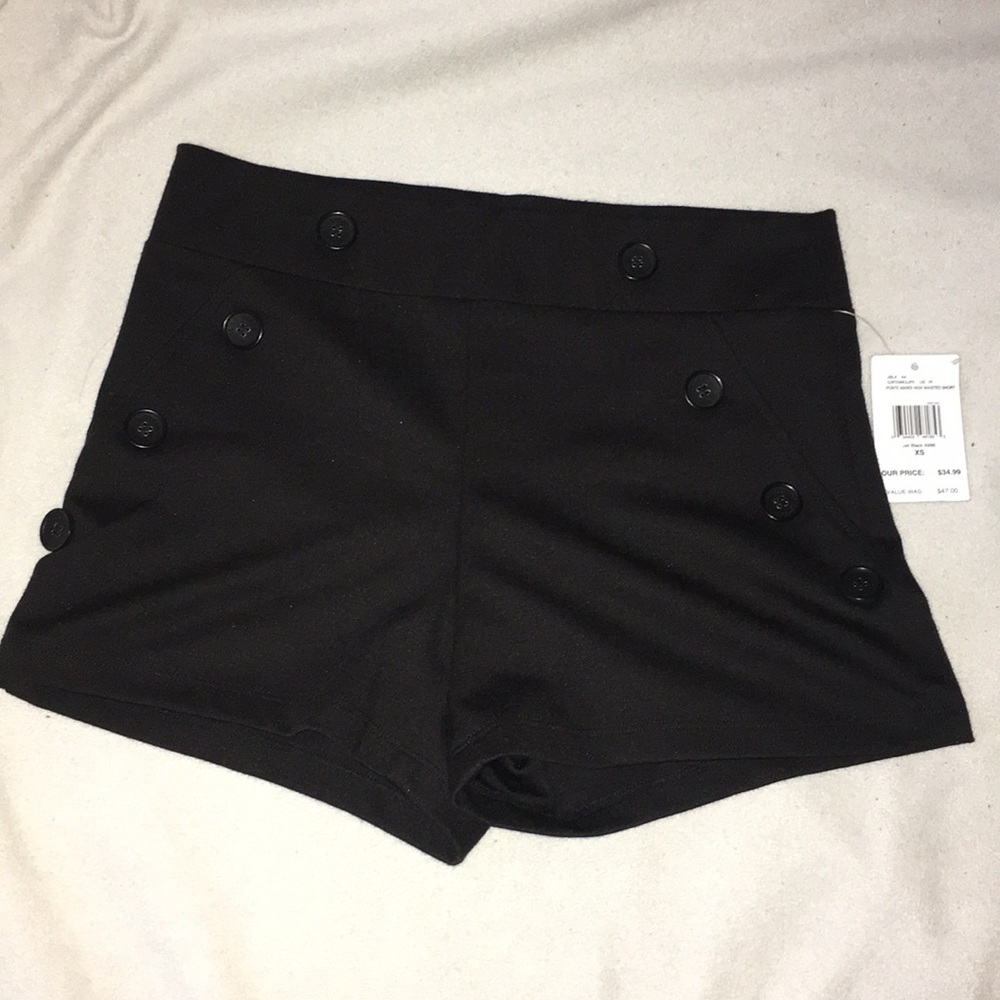 Black Guess hi waisted shorts